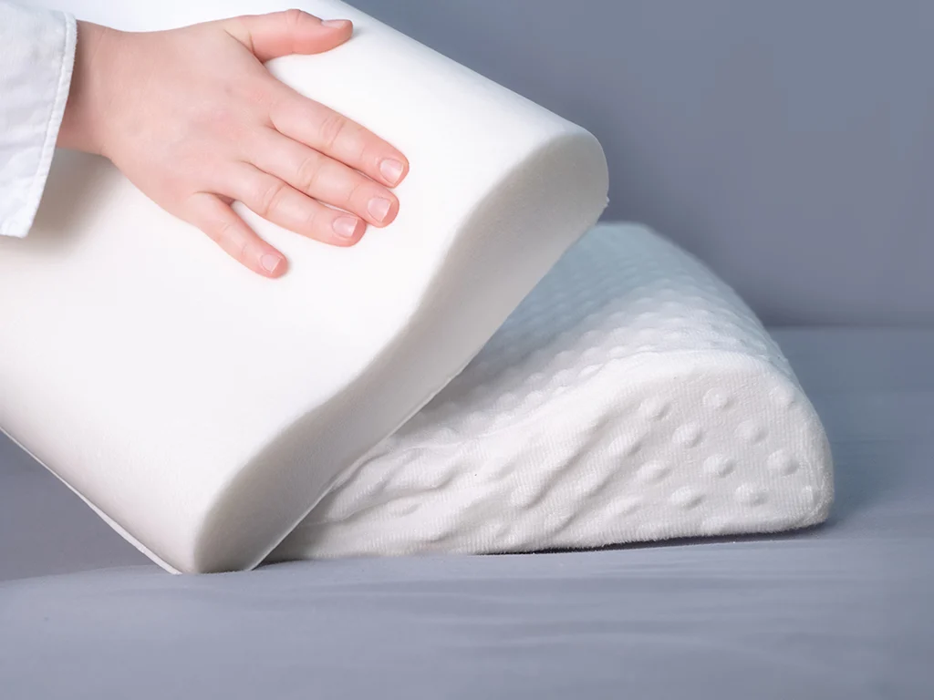 أفضل-مخدات-لدعم-الرقبة-أثناء-النوم-وتقليل-الشد-العضلي